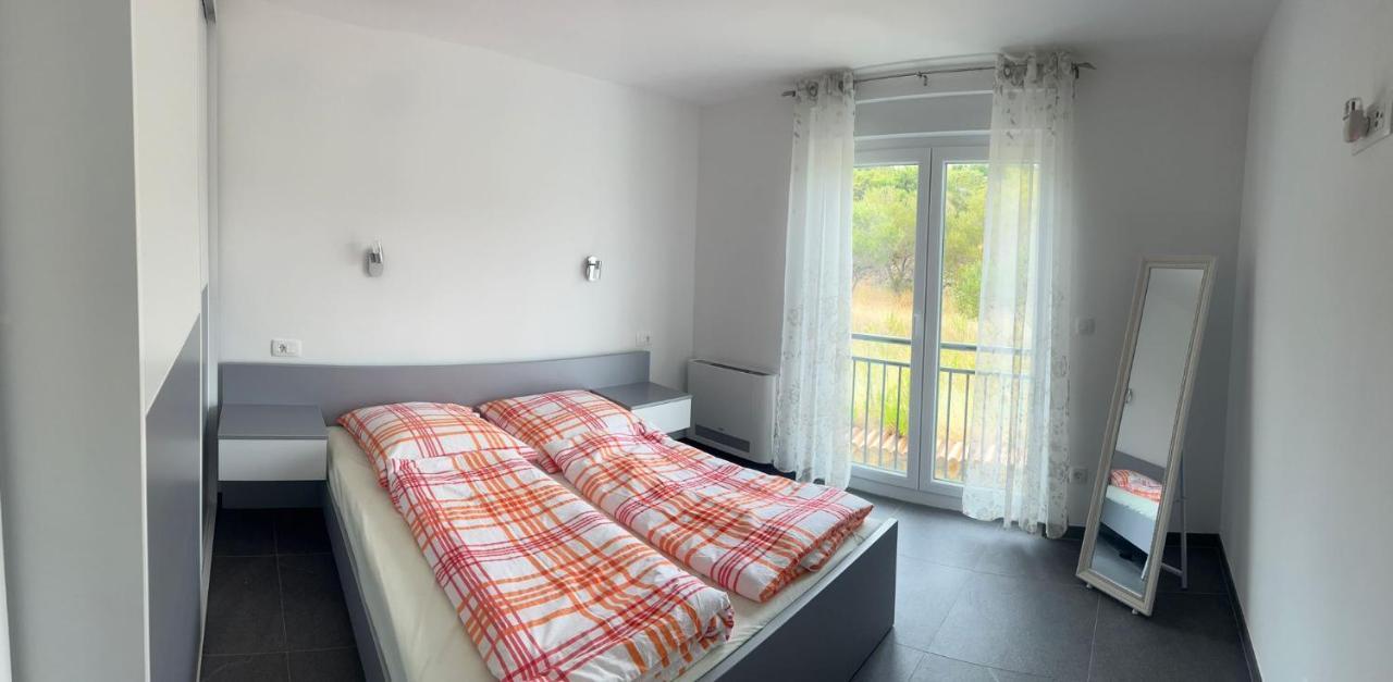 Apartmani Lana Rab Town Esterno foto