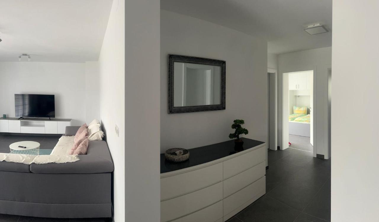 Apartmani Lana Rab Town Esterno foto